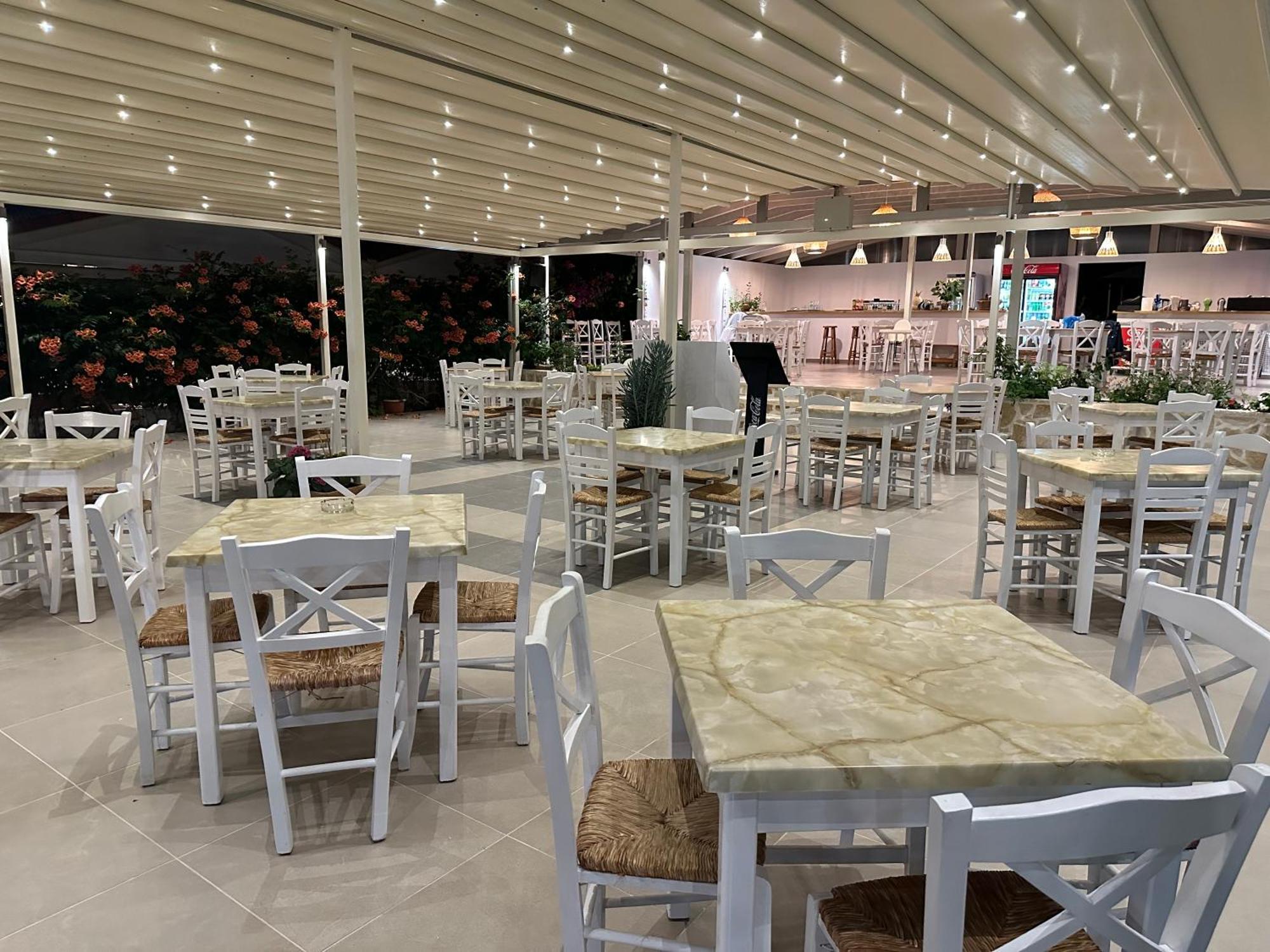 Mirto Beach Hotel & Restaurant パラリア・ブラフ エクステリア 写真