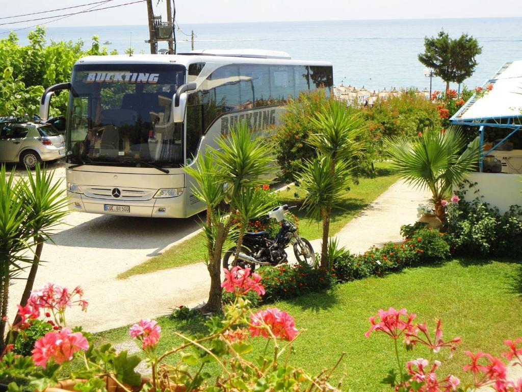 Mirto Beach Hotel & Restaurant パラリア・ブラフ エクステリア 写真