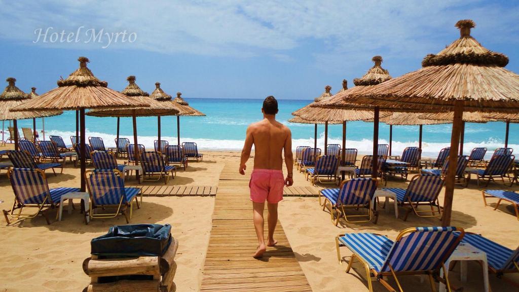 Mirto Beach Hotel & Restaurant パラリア・ブラフ エクステリア 写真