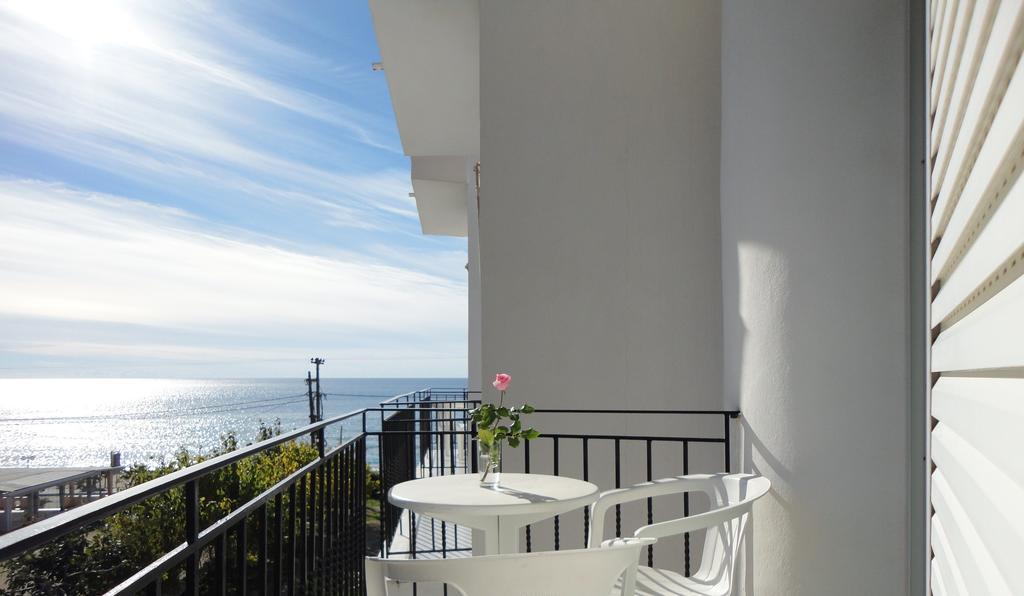 Mirto Beach Hotel & Restaurant パラリア・ブラフ エクステリア 写真
