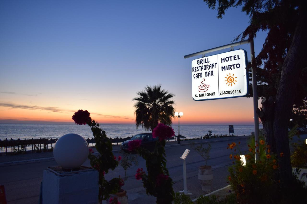 Mirto Beach Hotel & Restaurant パラリア・ブラフ エクステリア 写真